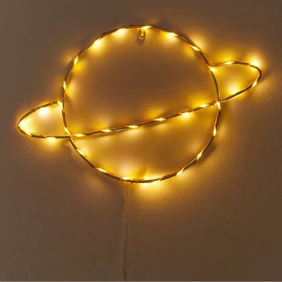 Saturn Light Sculpture from Urban outfitters - Picture 2 of 5